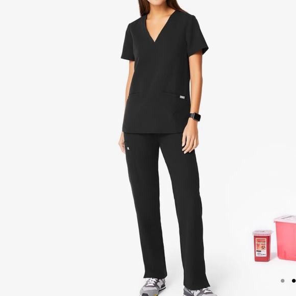 FIGS- Kade Cargo Pants- Women’s Small - Black - Picture 2 of 6